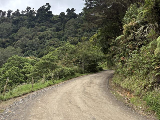 The winding mountain road towards Guna Yala The winding mountain road towards Guna Yala